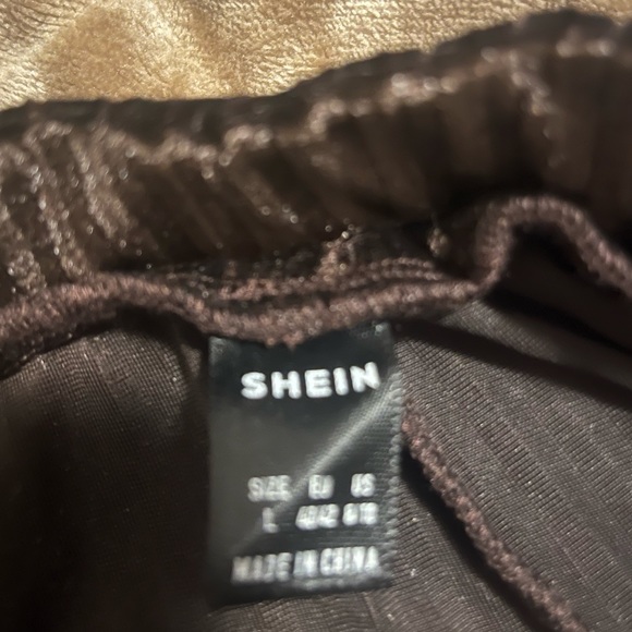 NWT 🤎 🖤 SHEIN Velvet Bellbottoms - Picture 6 of 6